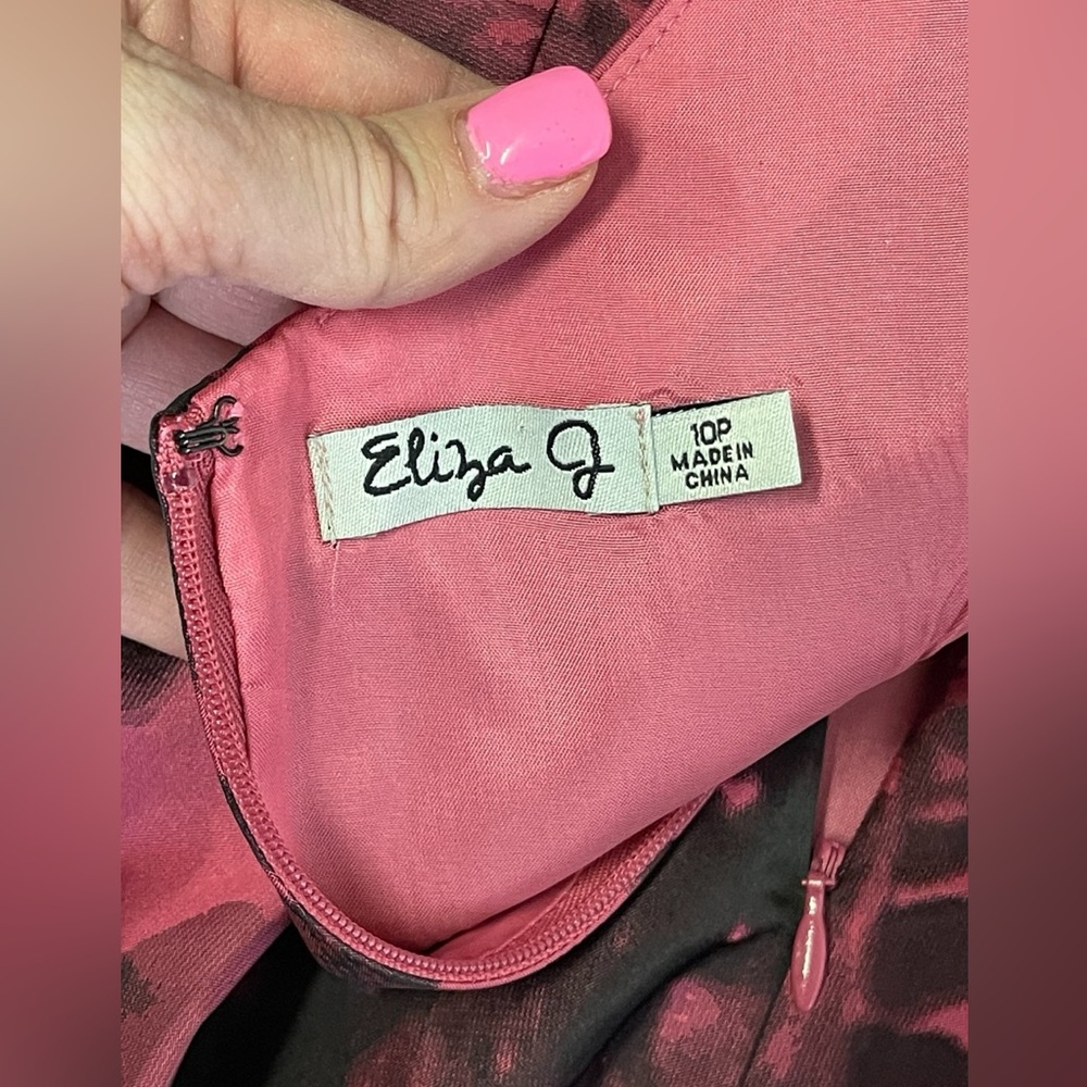 Eliza J dress size 10 petite bright pink & black Jaquard Fit & Flare dress 🖤🩷 - Picture 9 of 11
